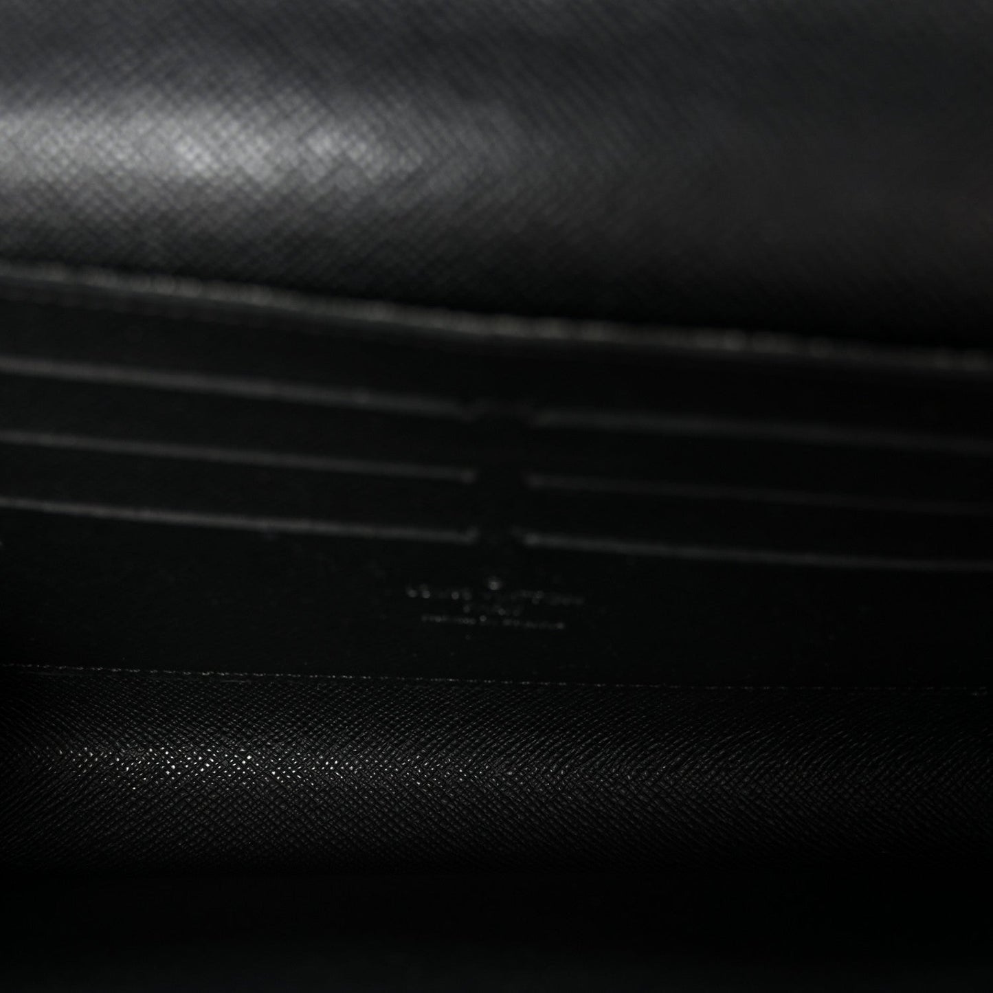 Epi Twist Chain Wallet Black