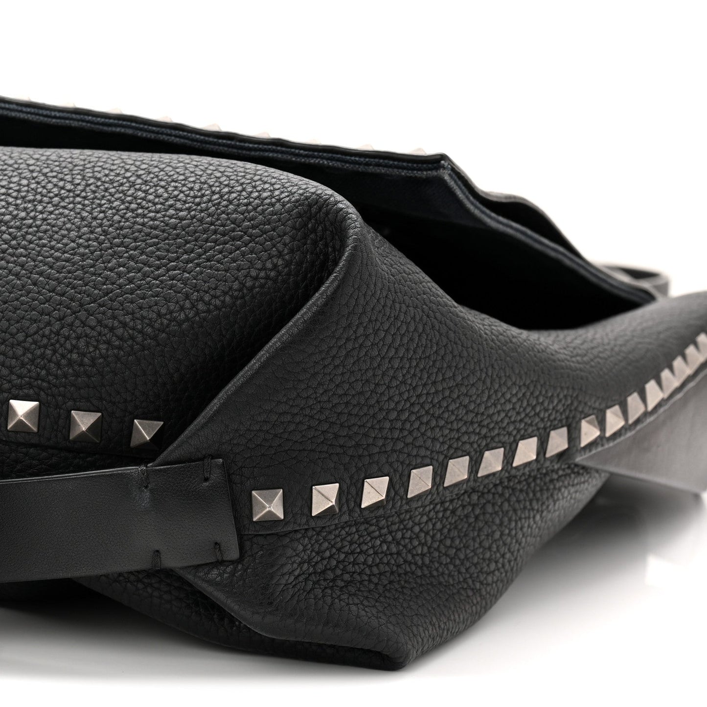 Pebbled Calfskin Rockstud Messenger Black