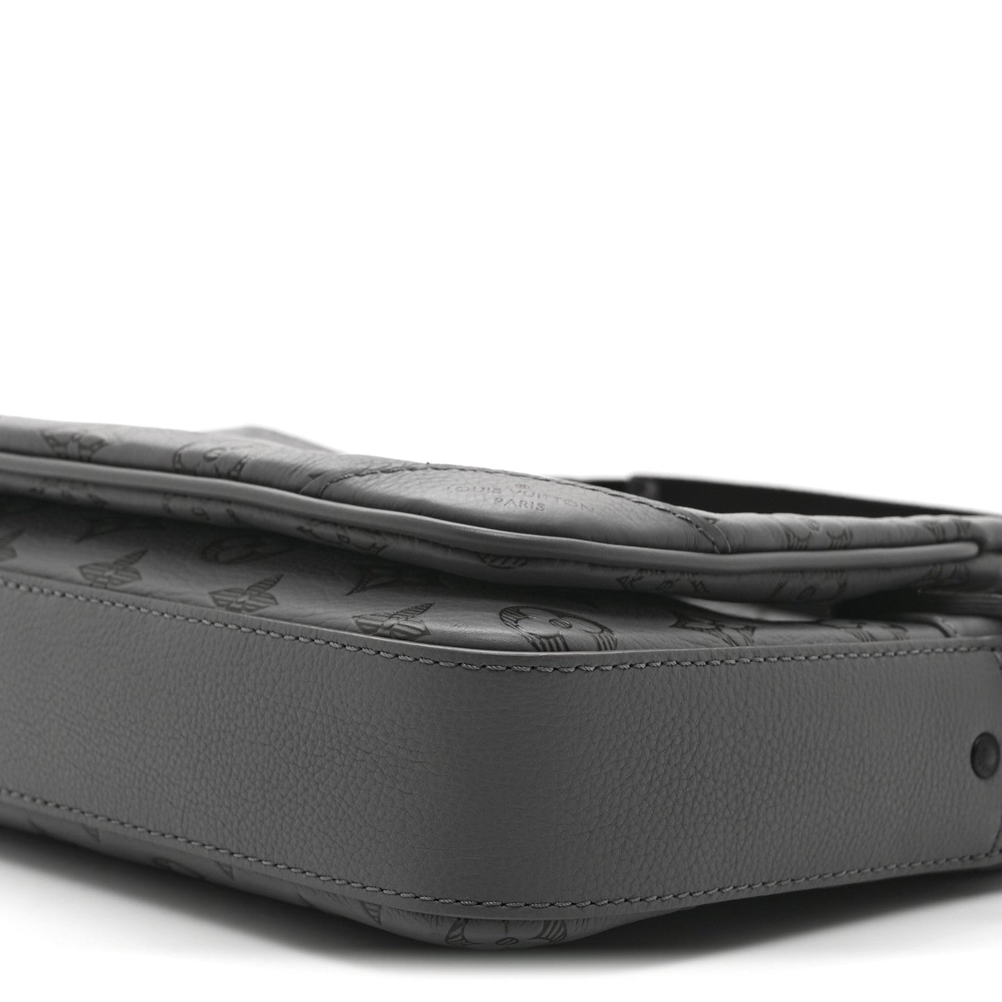 Calfskin Monogram Shadow Trio Messenger Anthracite Gray