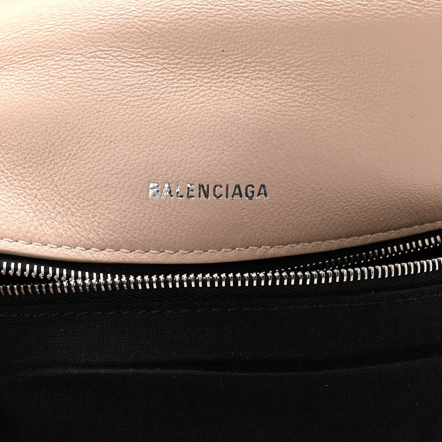 Nappa Calfskin Quilted Touch B Puffy Clutch Light Beige