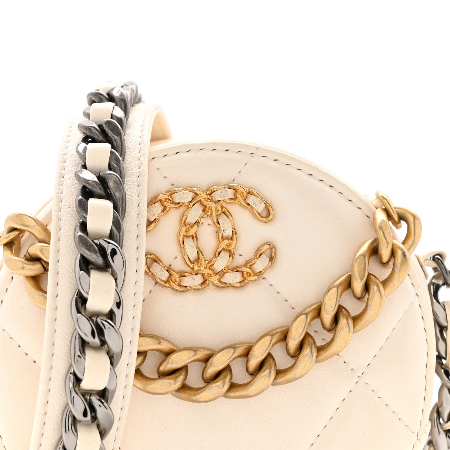 Lambskin Quilted Chanel 19 Round Clutch With Chain White
