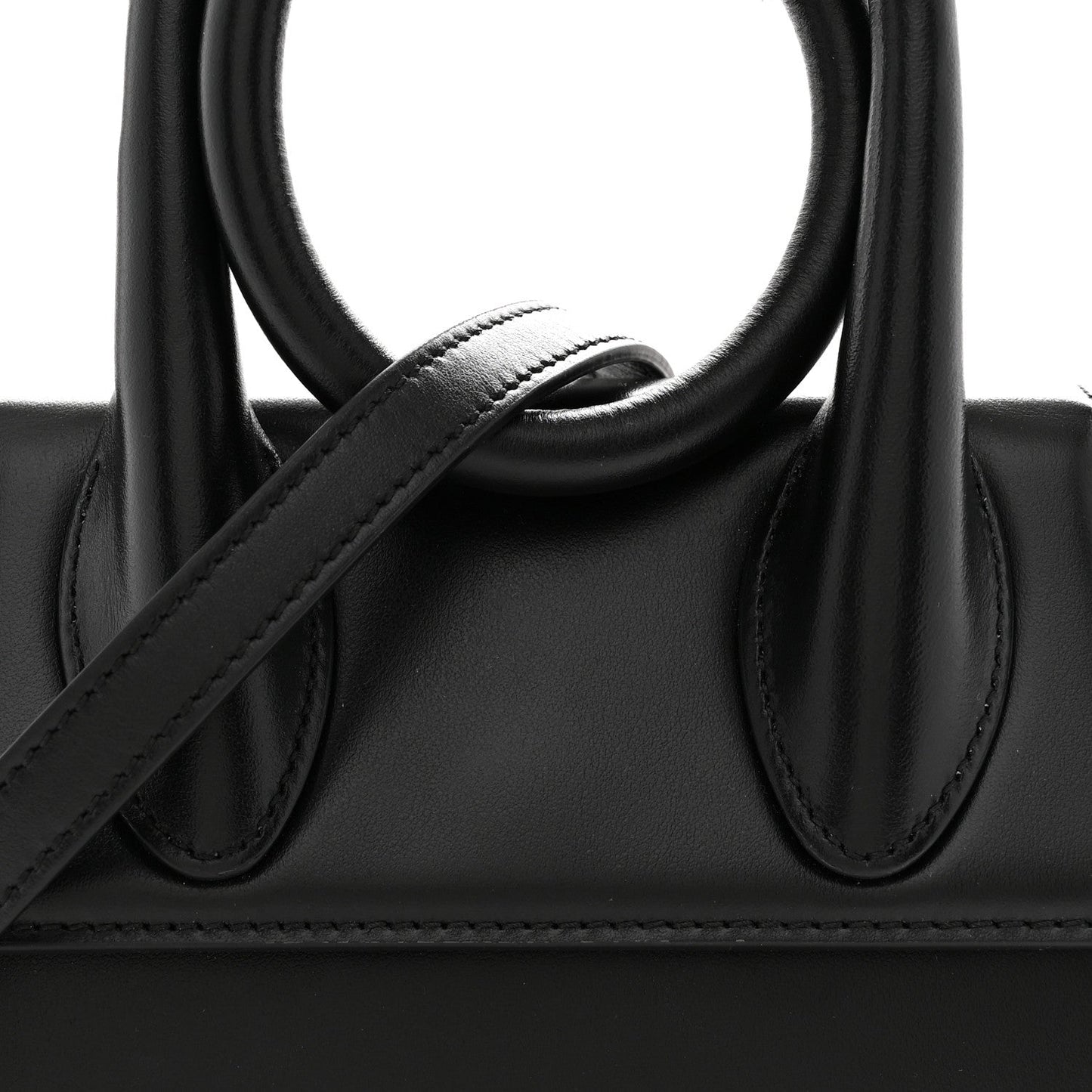 Smooth Calfskin Le Chiquito Noeud Black