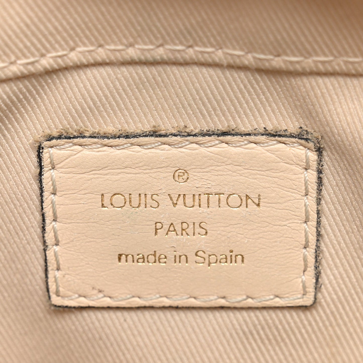 Monogram Saintonge Creme