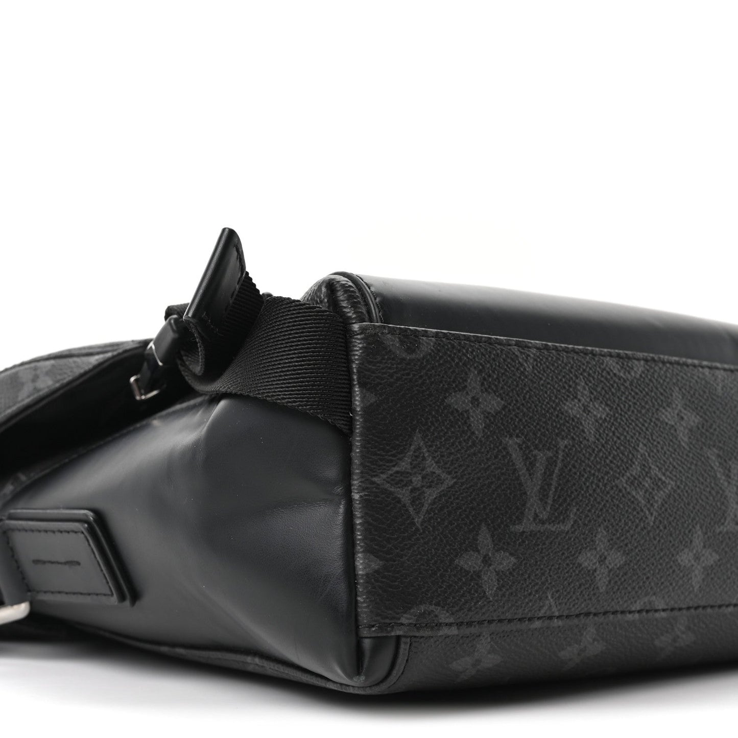 Monogram Eclipse Voyager PM Messenger