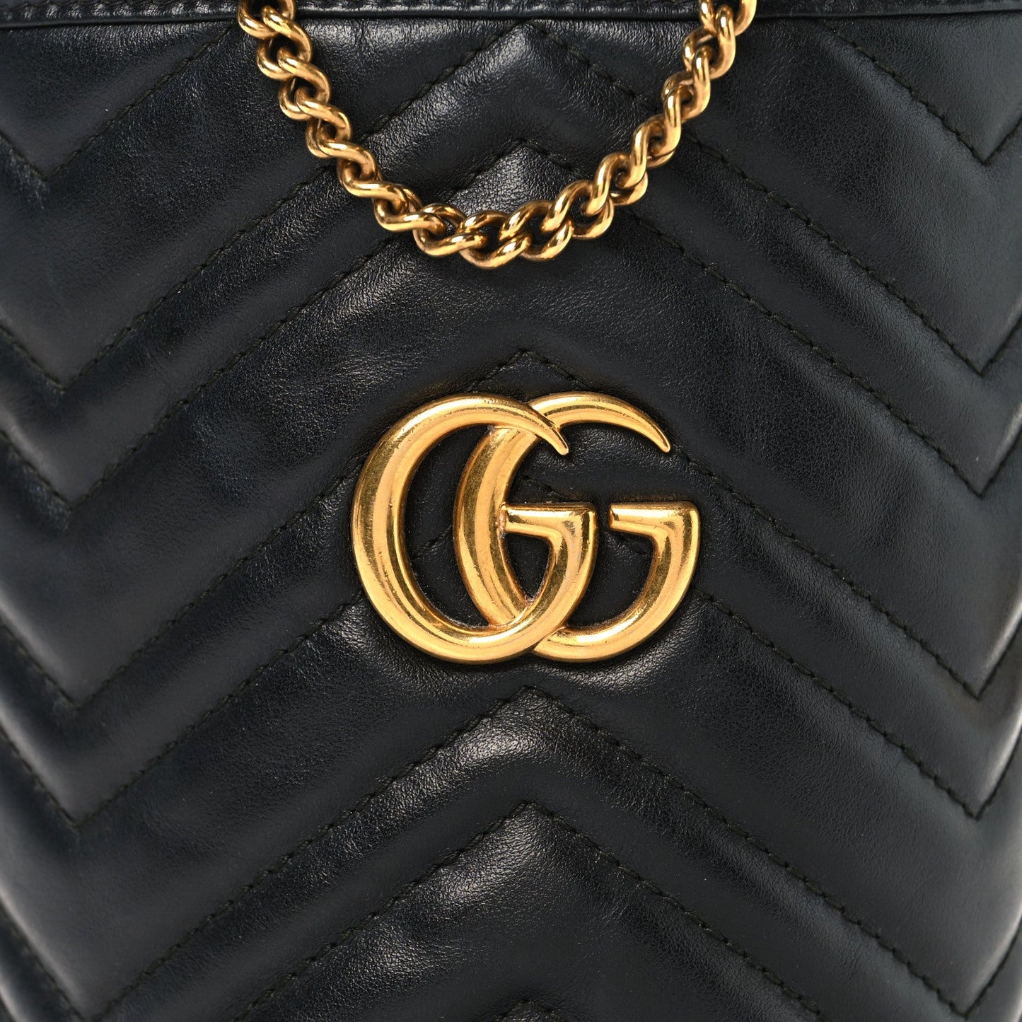Calfskin Matelasse Mini GG Marmont 2.0 Bucket Bag Black