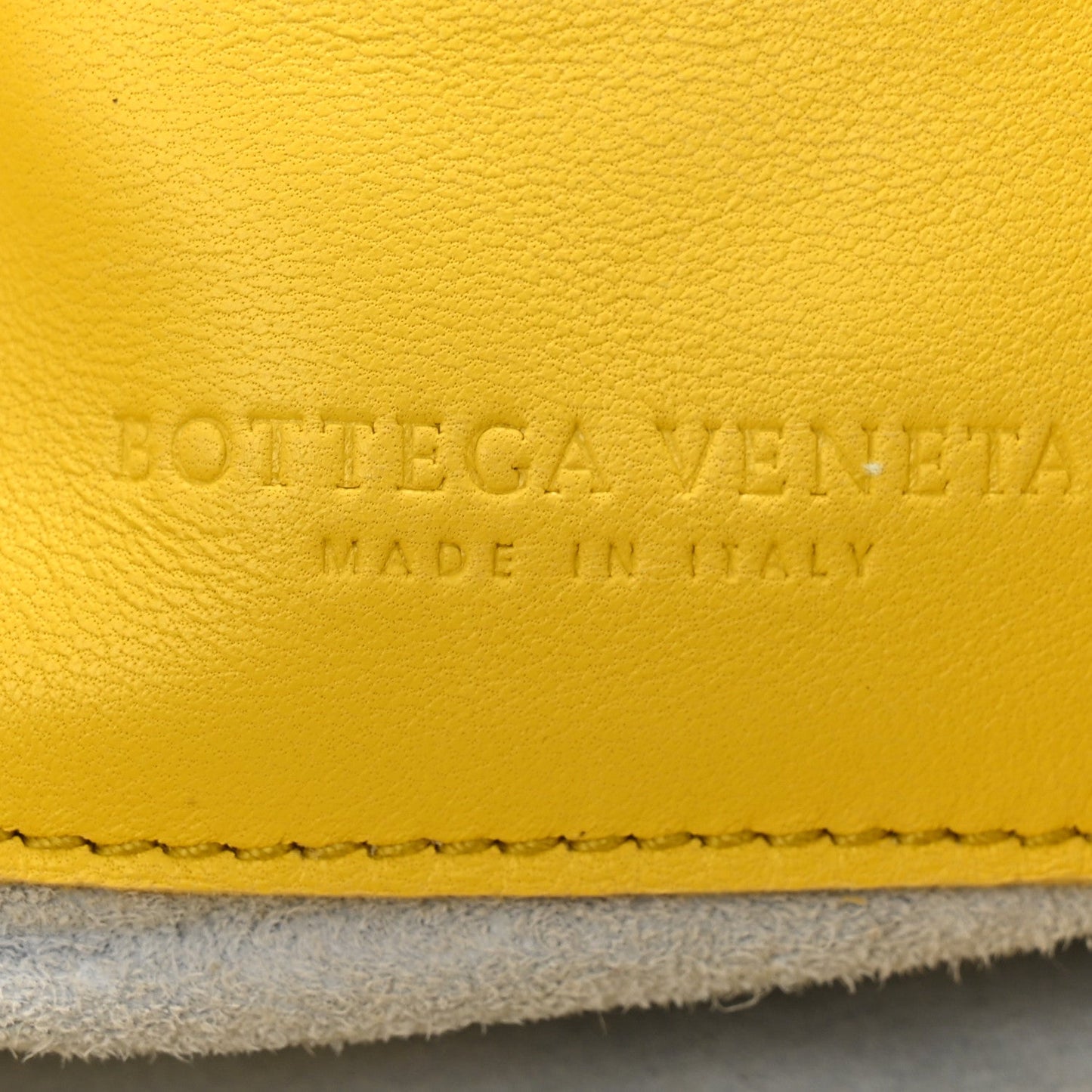 Nappa Intrecciato Medium Campana Buttercup