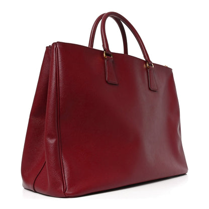 Saffiano Lux Extra Large Galleria Double Zip Tote Cherry