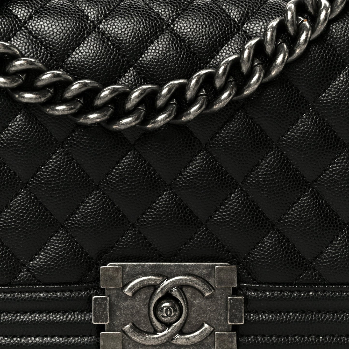 Caviar Quilted Medium Boy Flap Black