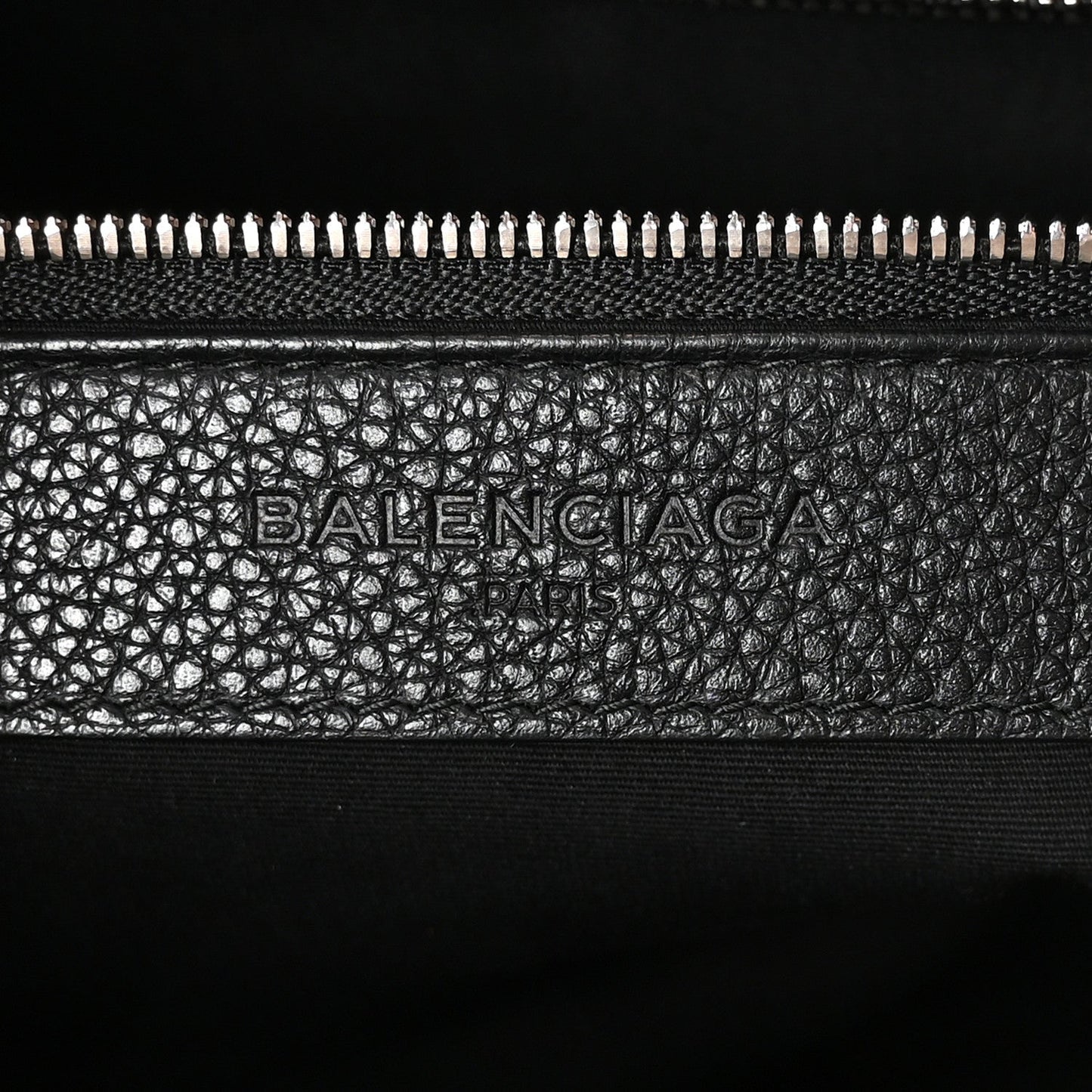 Calfskin Le Dix Soft Cabas M Shoulder Bag Black