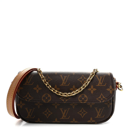 Monogram Ivy Wallet On Chain