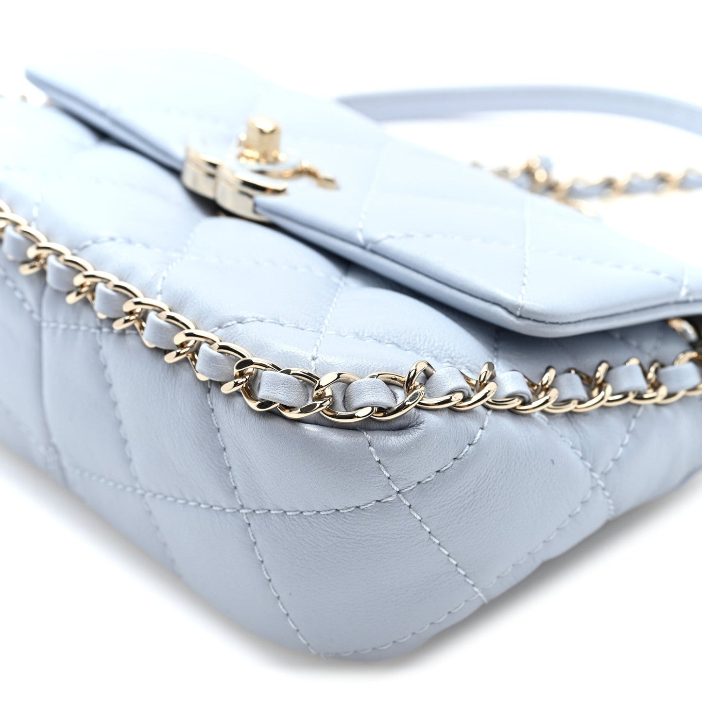 Lambskin Quilted Chain Around Flap Light Grey