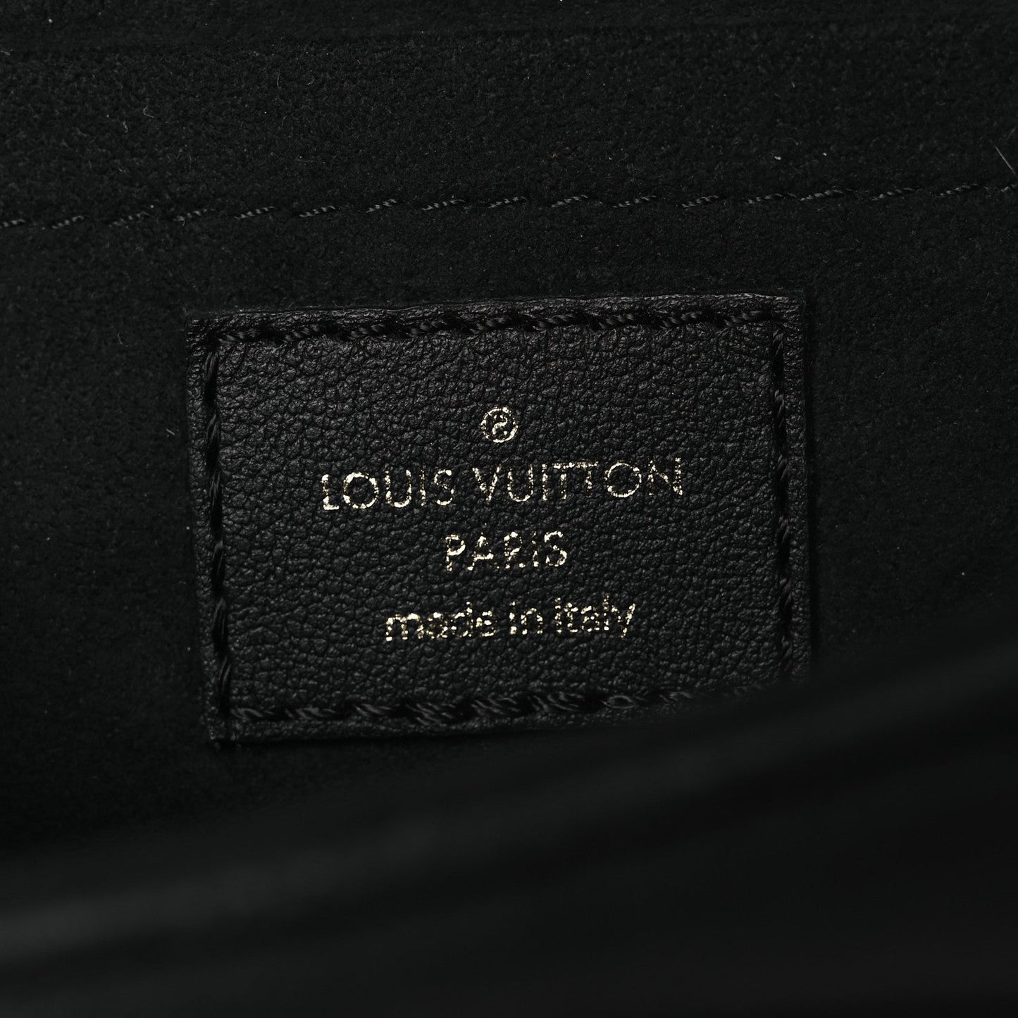 Calfskin New Wave Chain PM Black