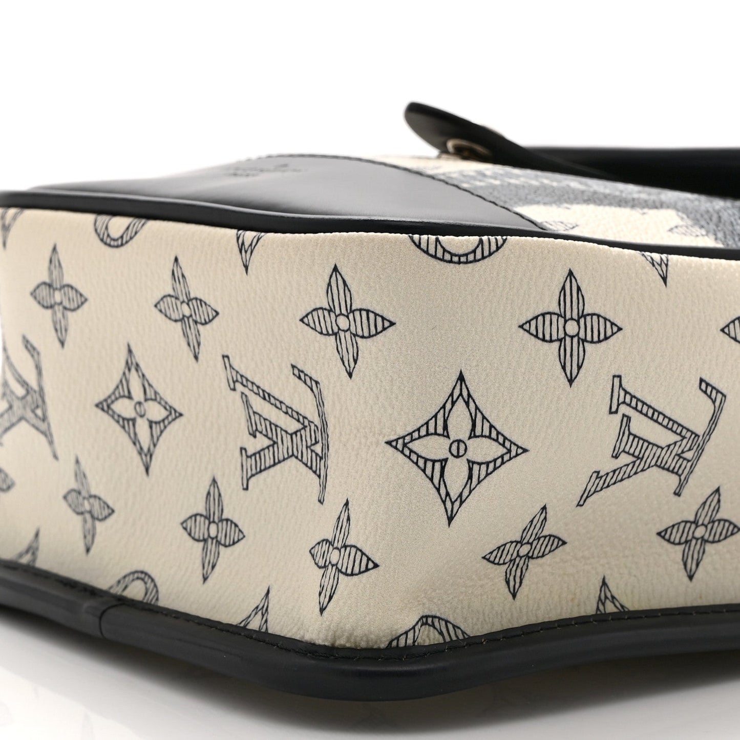 Savane Monogram Zebra Chapman Messenger BB White