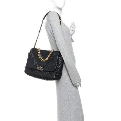 Lambskin Quilted Maxi Chanel 19 Flap Black