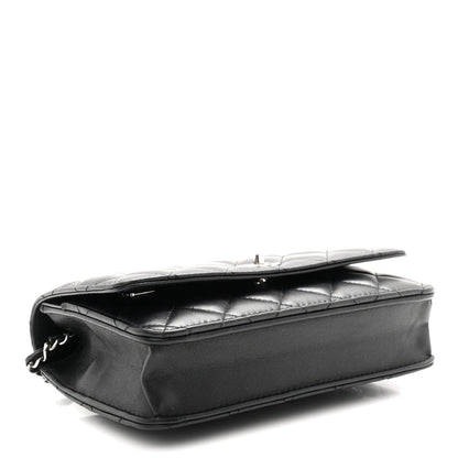 Lambskin Quilted CC Turnlock Wallet On Chain WOC Black
