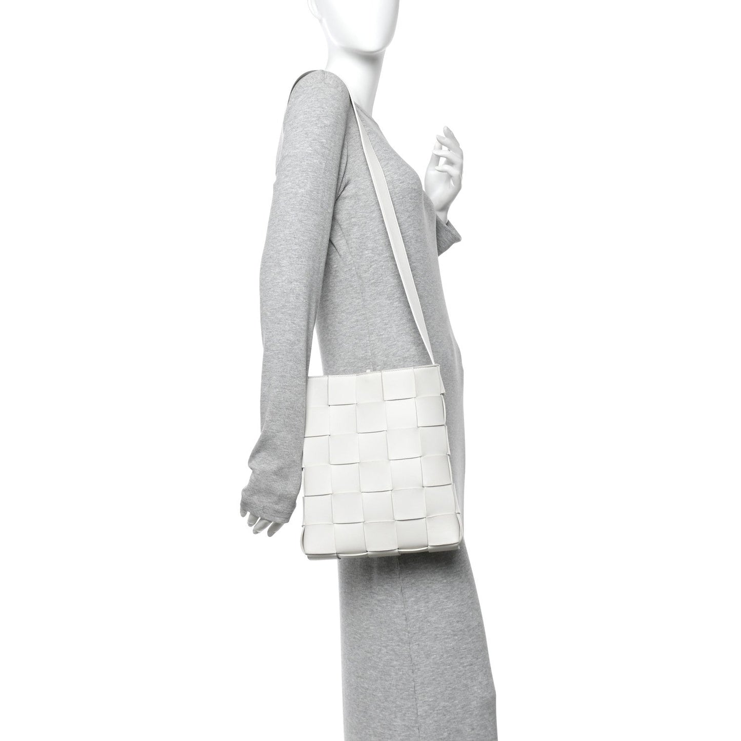 Lambskin Maxi Intrecciato Cassette Messenger Chalk