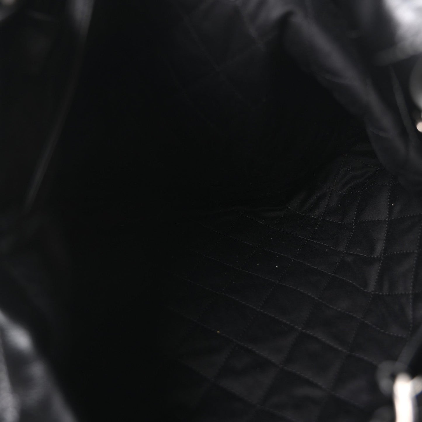 Metallic Shaded Calfskin Quilted Chanel 22 Black Silver