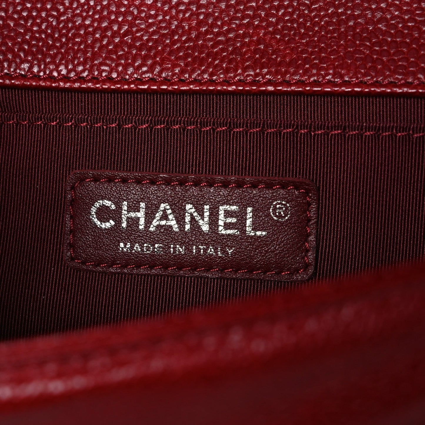 Caviar Quilted Medium Boy Flap Red