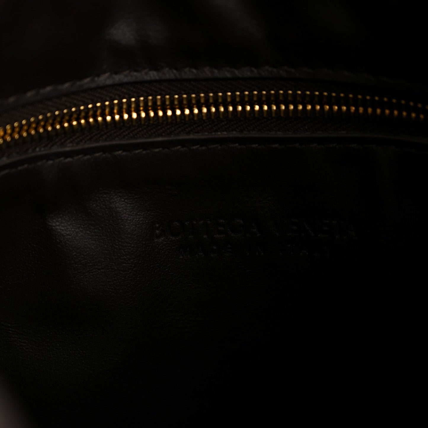 Calfskin Intrecciato Small Hop Fondant