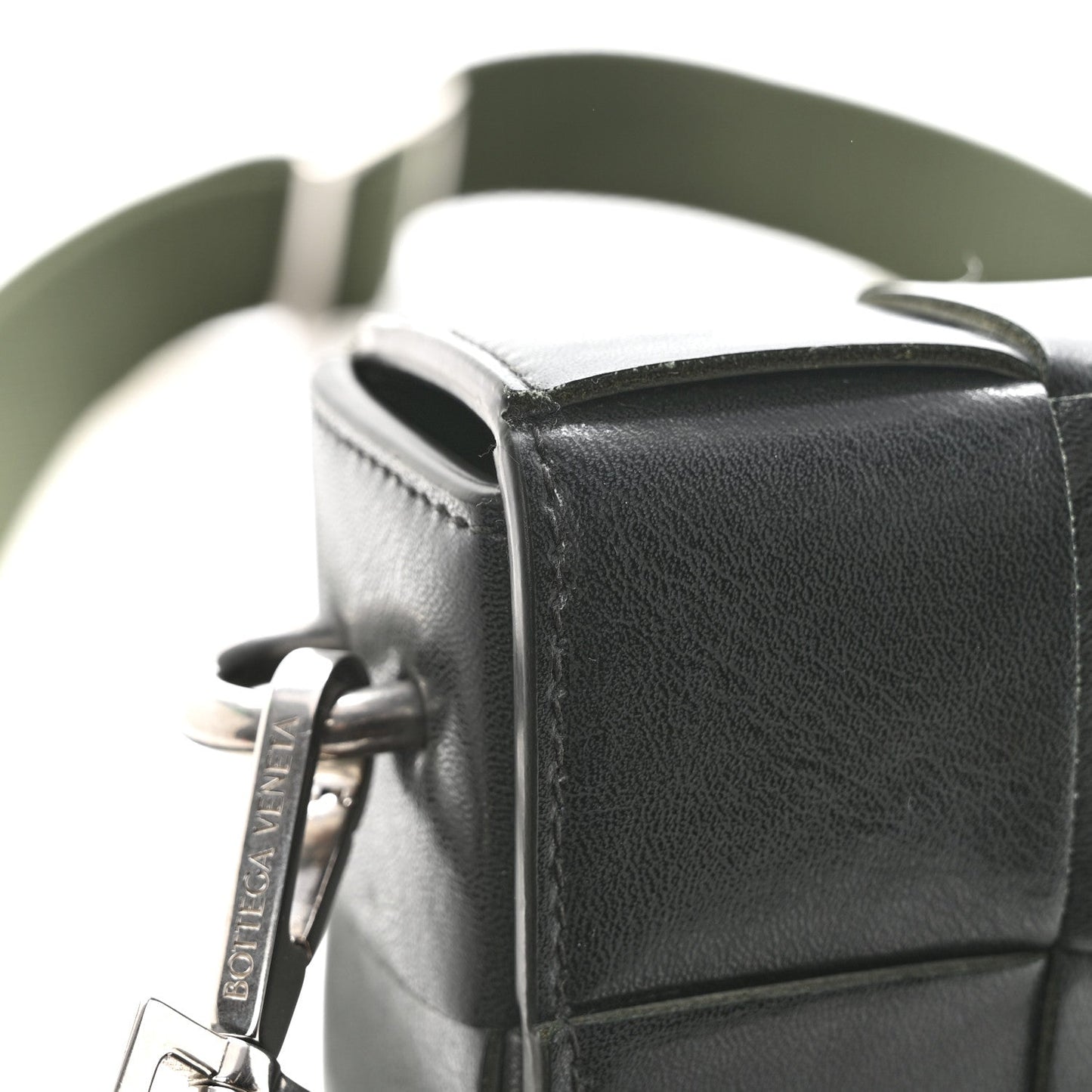 Calfskin Maxi Intreccio Cassette With Strap Bag Dark Green
