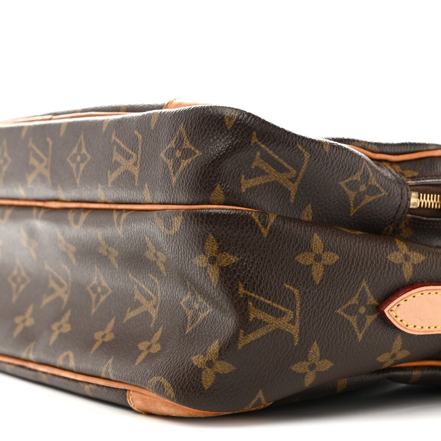 Monogram Nil 28