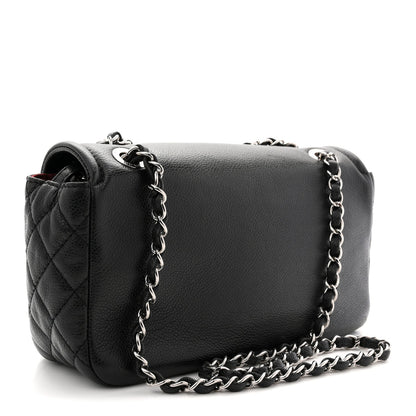 Caviar Medium Timeless CC Flap Black
