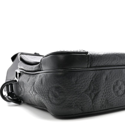 Taurillon Monogram Steamer Messenger Black