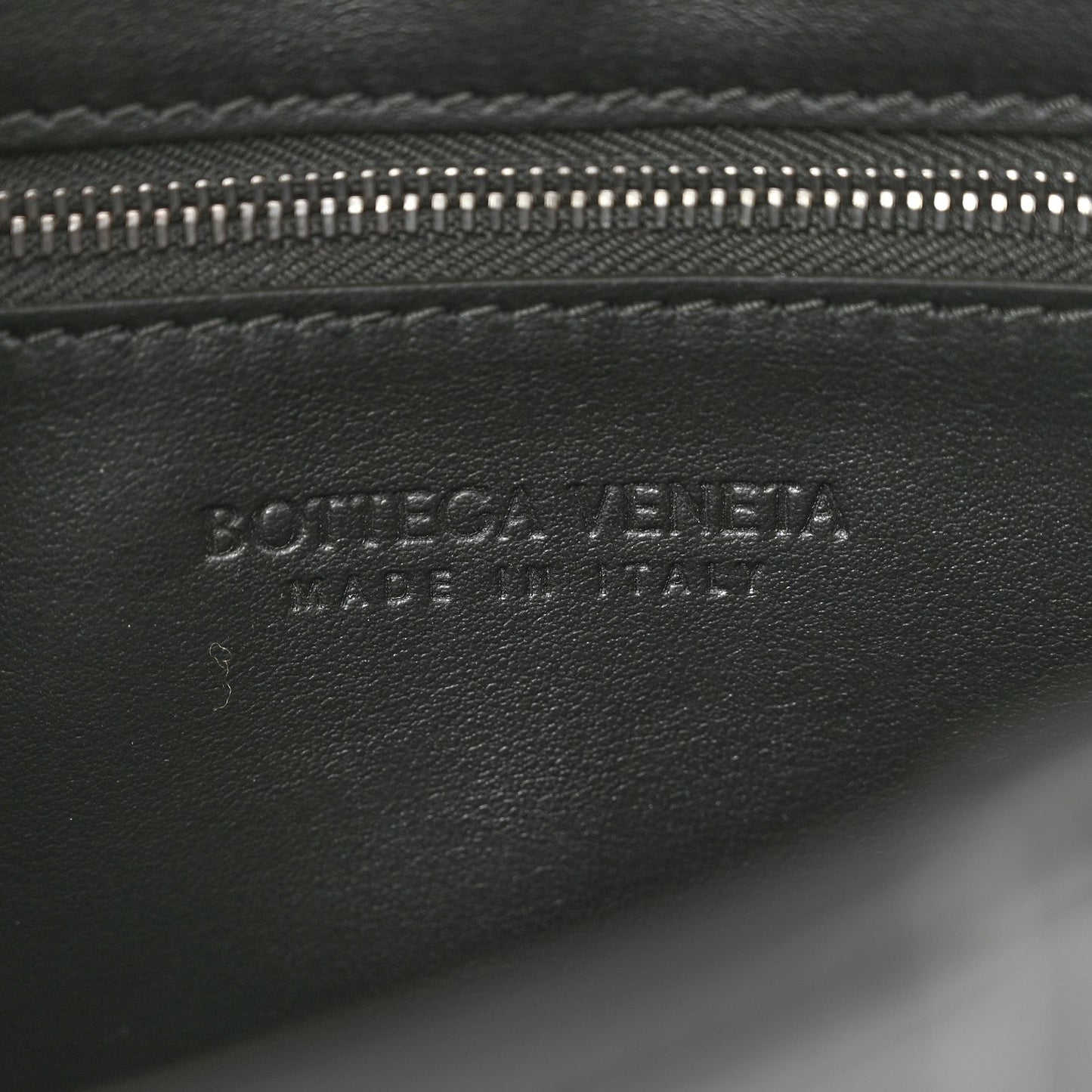 Calfskin Maxi Intreccio Cassette With Strap Bag Dark Green