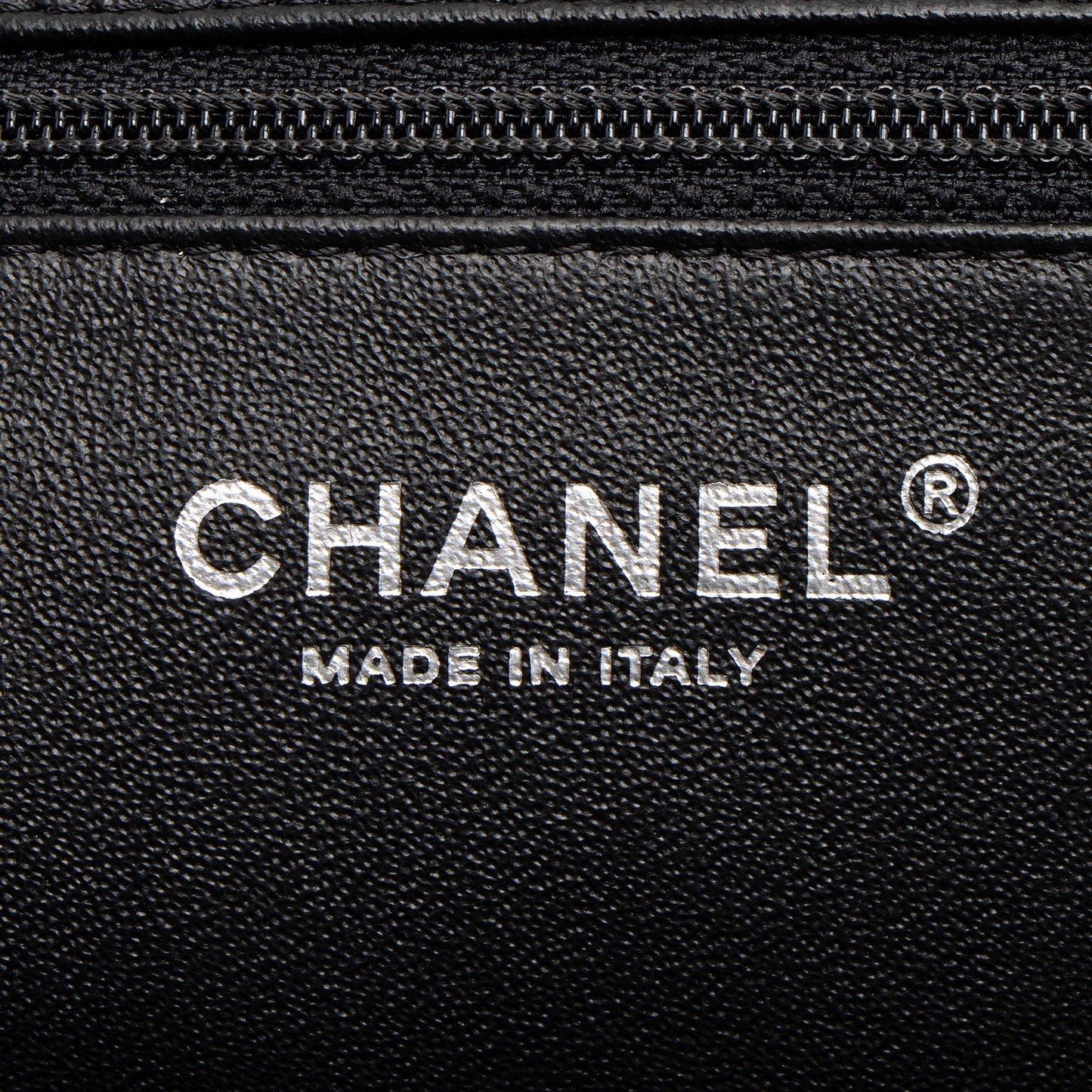 Chanel Caviar Leather CC Frame Clutch (SHF-sS7xNc)
