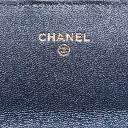 Chanel Goatskin Chic Pearls Clutch With Chain (SHG-6JqQUh)