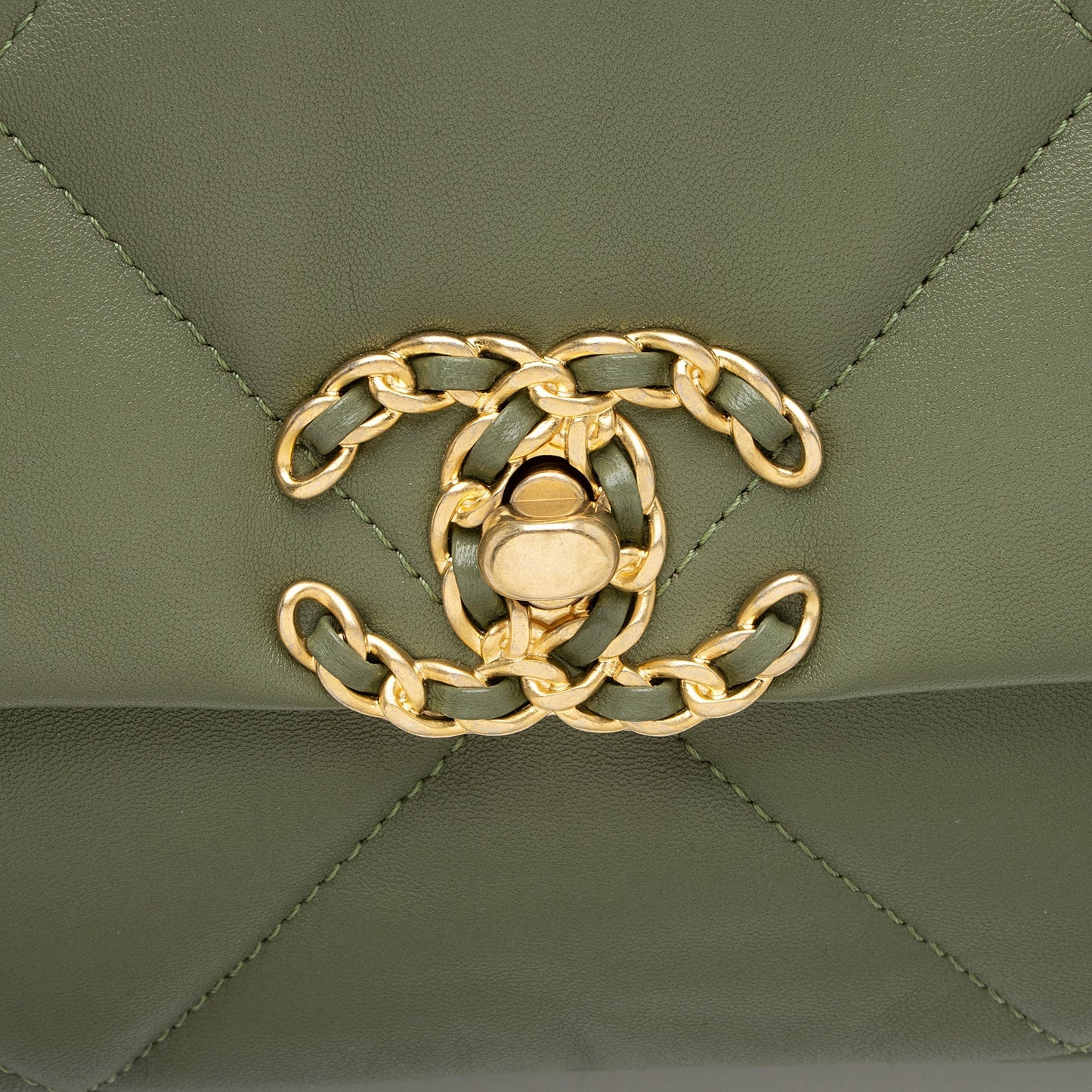Chanel Lambskin 19 Medium Flap Shoulder Bag