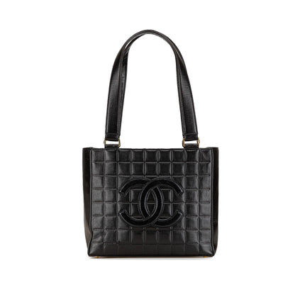 Chanel Lambskin Chocolate Bar Shoulder Bag (SHG-Cnyzqh)