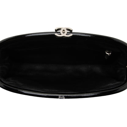 Chanel Patent Leather Timeless Clutch (SHF-QRt3pK)