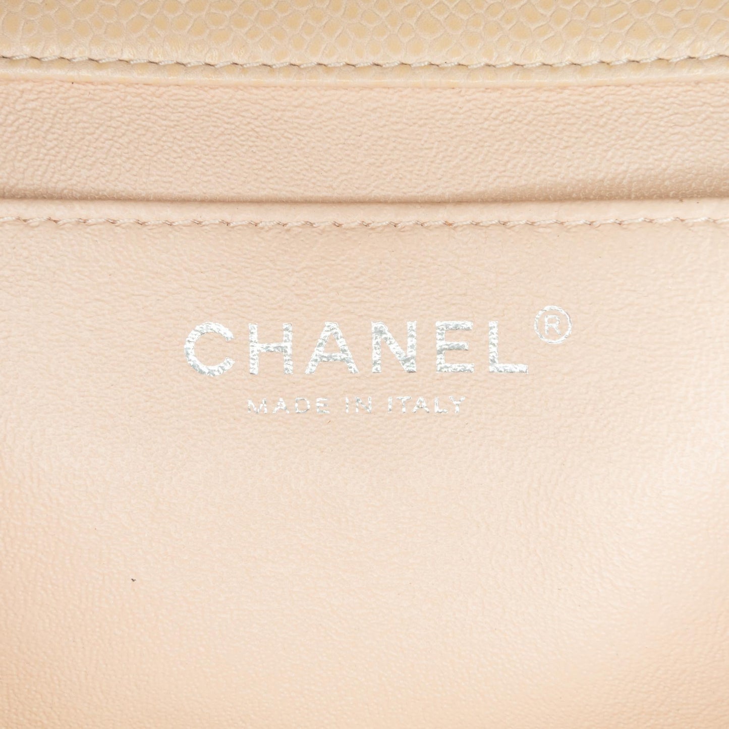 Chanel Quilted Caviar Flap Clutch with Chain (SHG-7v4fjq)