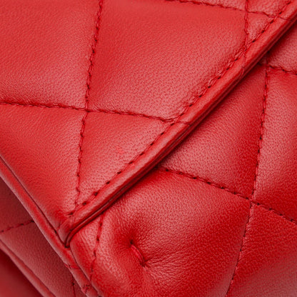 Chanel Quilted Lambskin Flap Clutch with Chain (SHG-w0bGwq)