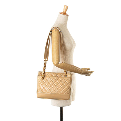 Chanel Quilted Lambskin Shoulder Bag (SHG-ng6kM3)