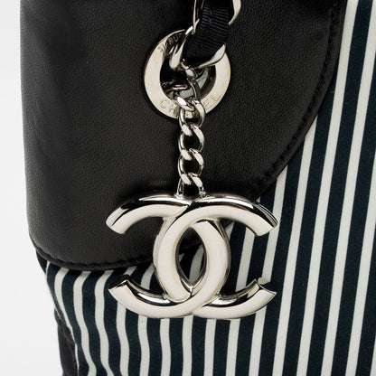 Chanel Striped Canvas Rialto Shoulder Bag (SHF-BaPjh9)