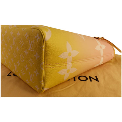 LOUIS VUITTON Neverfull MM Pool Monogram Giant Tote Shoulder Bag Light Pink