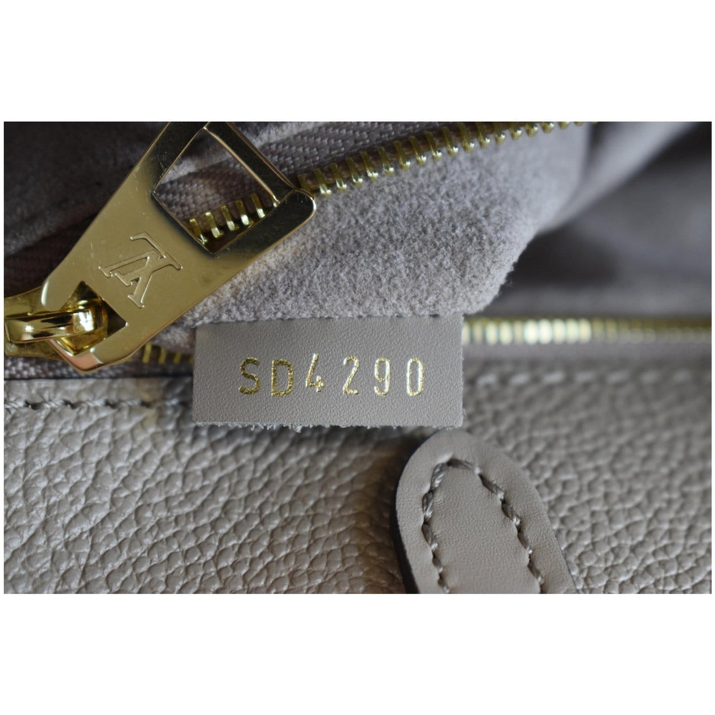 LOUIS VUITTON Onthego MM Monogram Empreinte Shoulder Bag Tourterelle