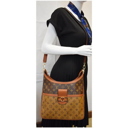 LOUIS VUITTON Dauphine MM Monogram Reverse Canvas Hobo Shoulder Bag Brown