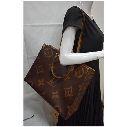 LOUIS VUITTON Onthego GM Reverse Monogram Canvas Tote Shoulder Bag Brown