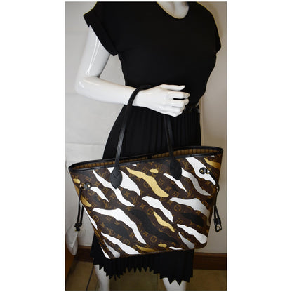 LOUIS VUITTON LVXLOL Neverfull MM Monogram Canvas Shoulder Bag Gold Silver