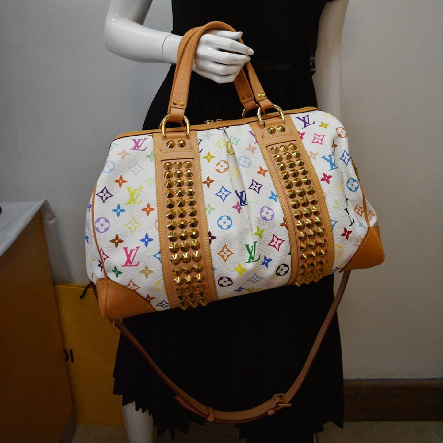LOUIS VUITTON Courtney GM Monogram Canvas Shoulder Bag White