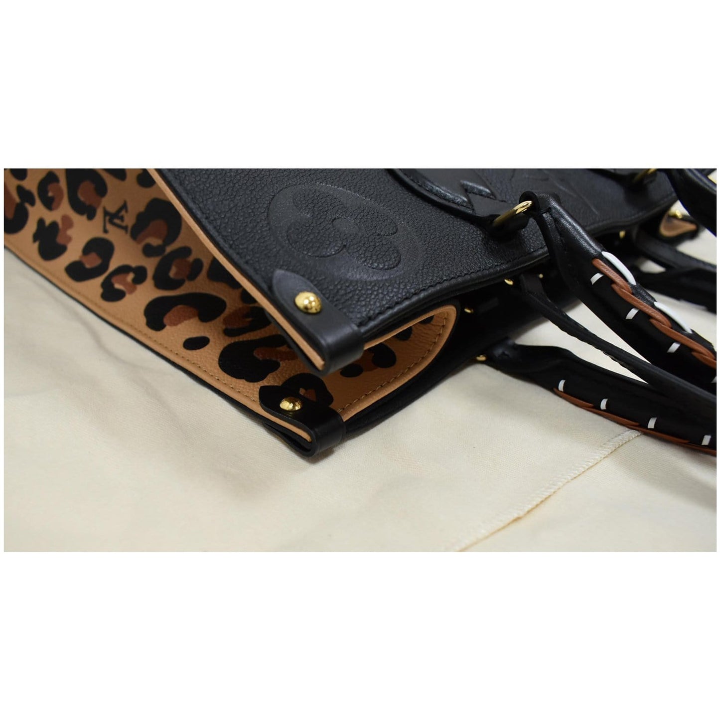 LOUIS VUITTON Onthego MM Wild At Heart Leather Shoulder Bag Black