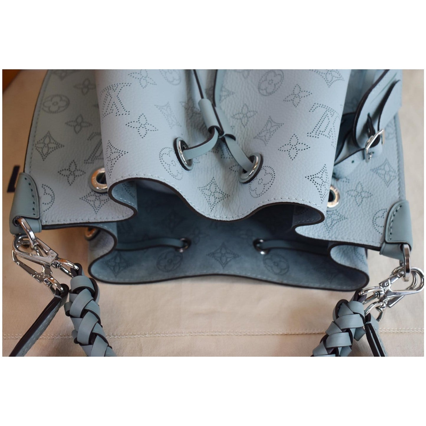 LOUIS VUITTON Muria Mahina Perforated Calf Leather Shoulder Bag Vert