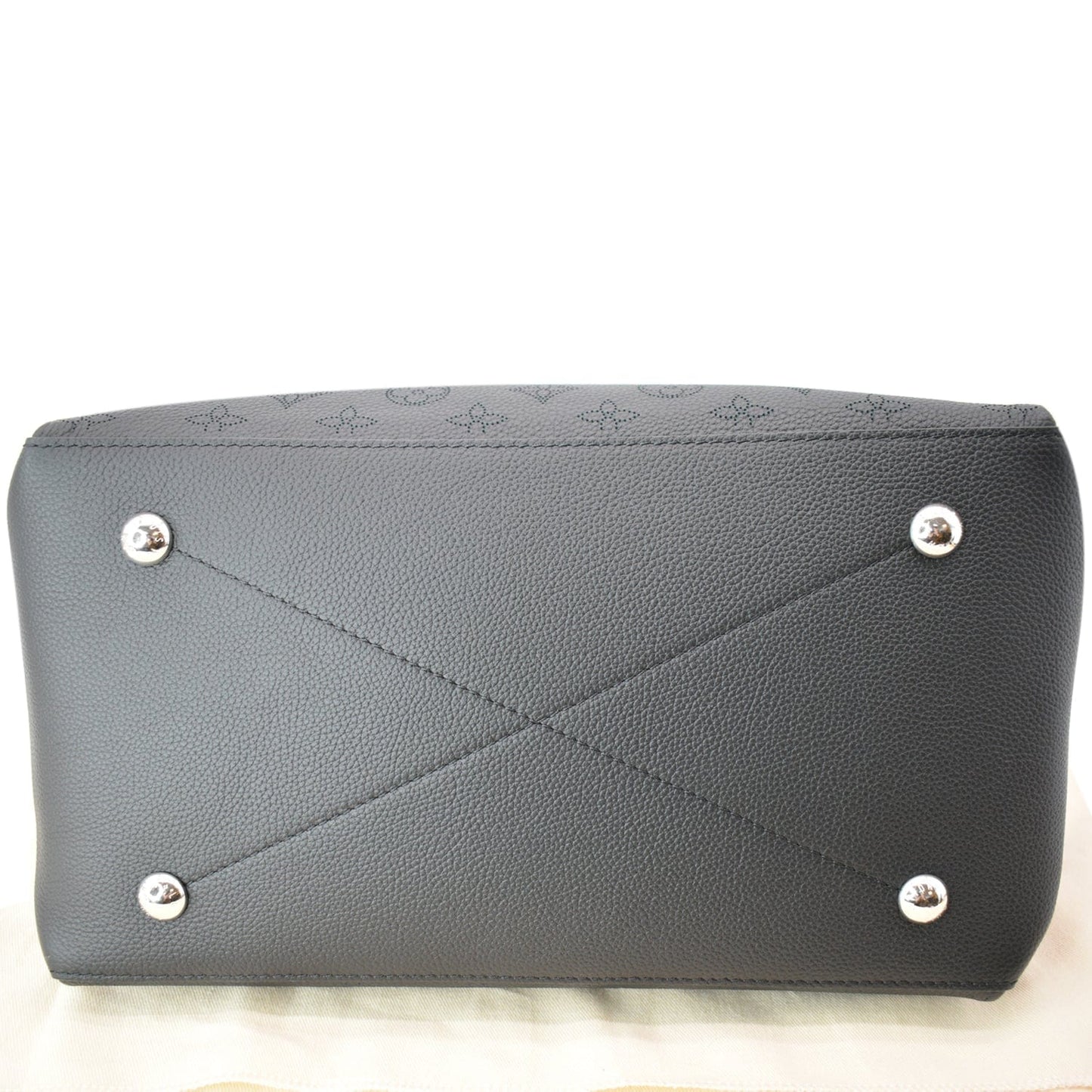 LOUIS VUITTON Beaubourg Mahina Leather Hobo Shoulder Bag Black