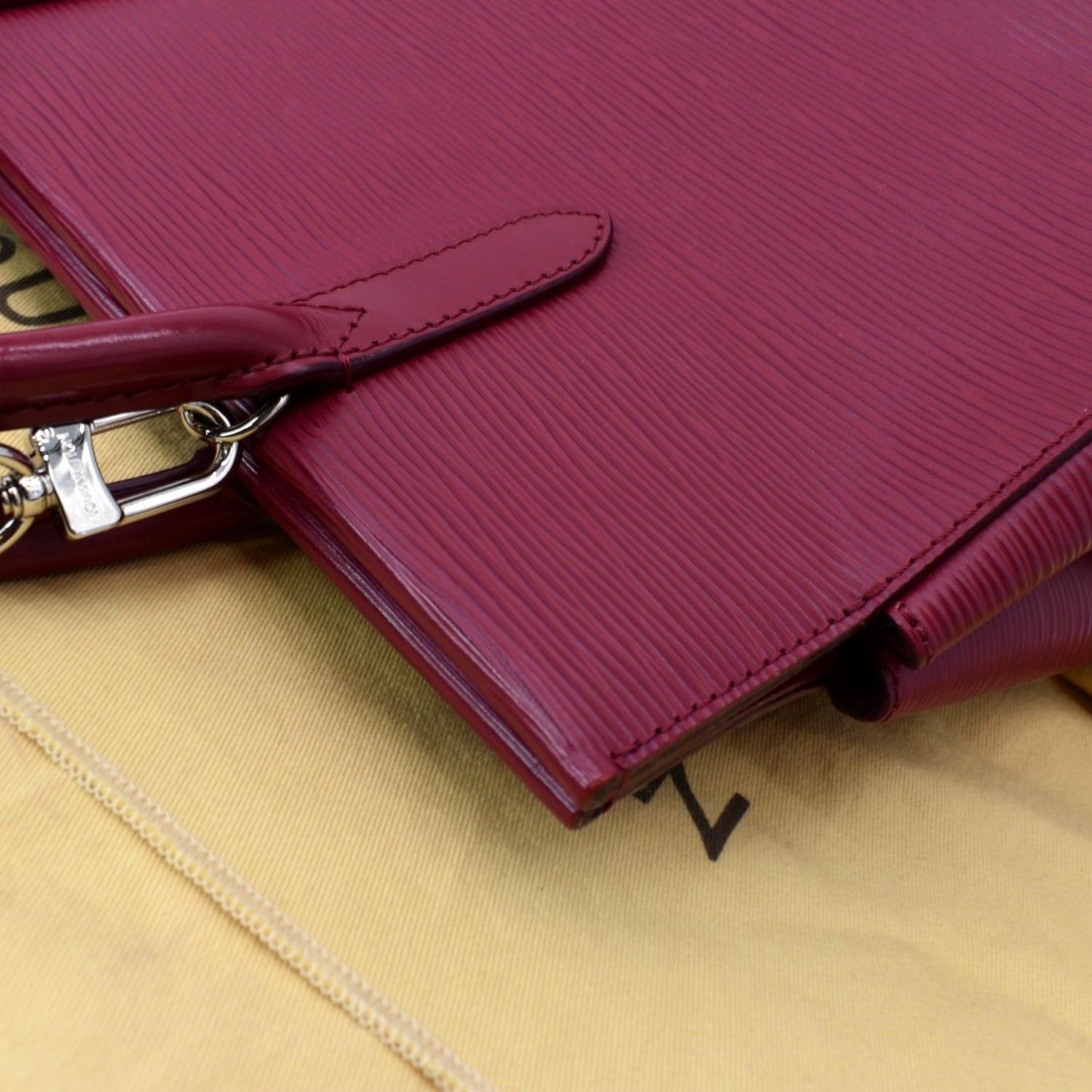 LOUIS VUITTON Marly MM Epi Leather Shoulder Bag Red
