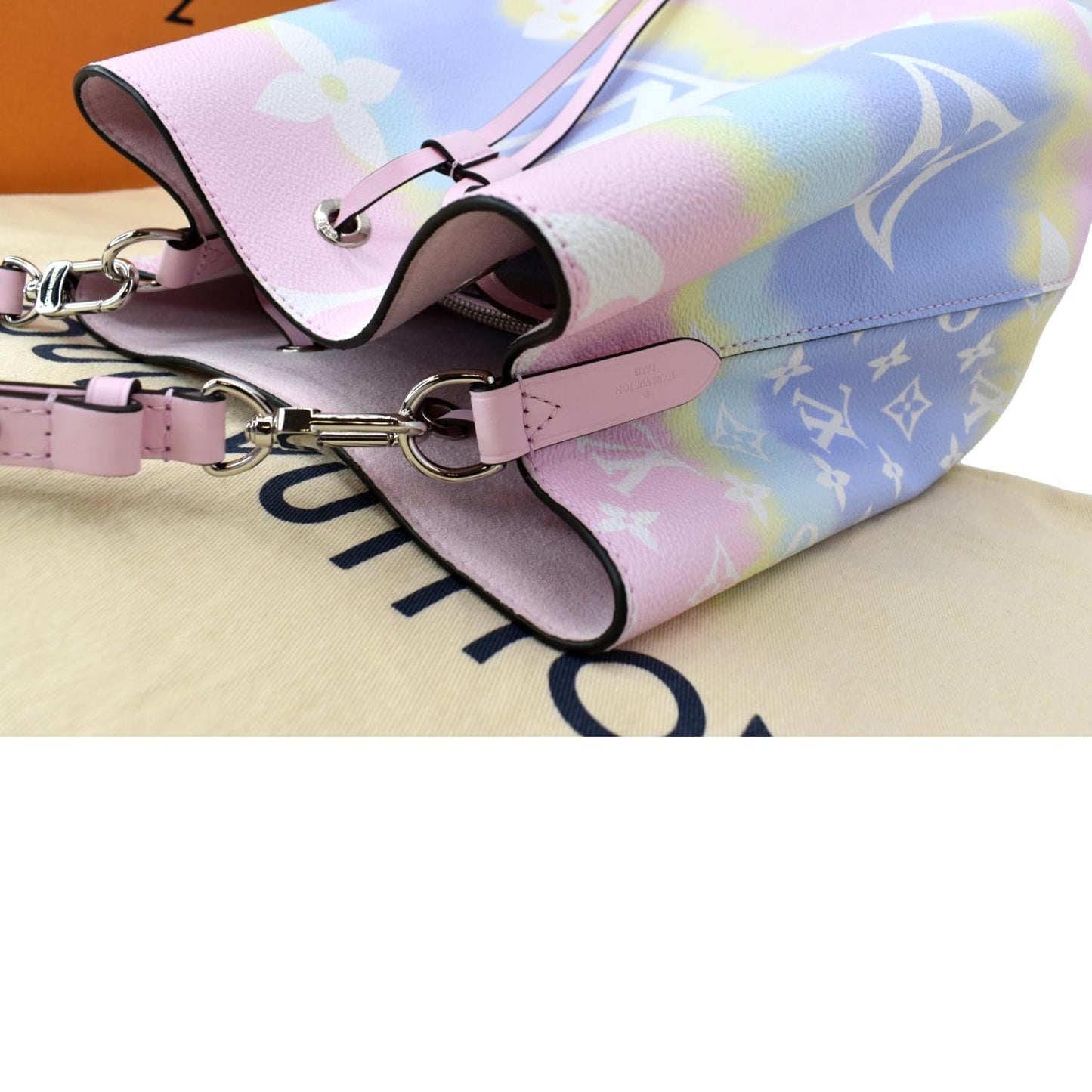 LOUIS VUITTON Escale Neonoe MM Monogram Shoulder Bag Pastel Pink