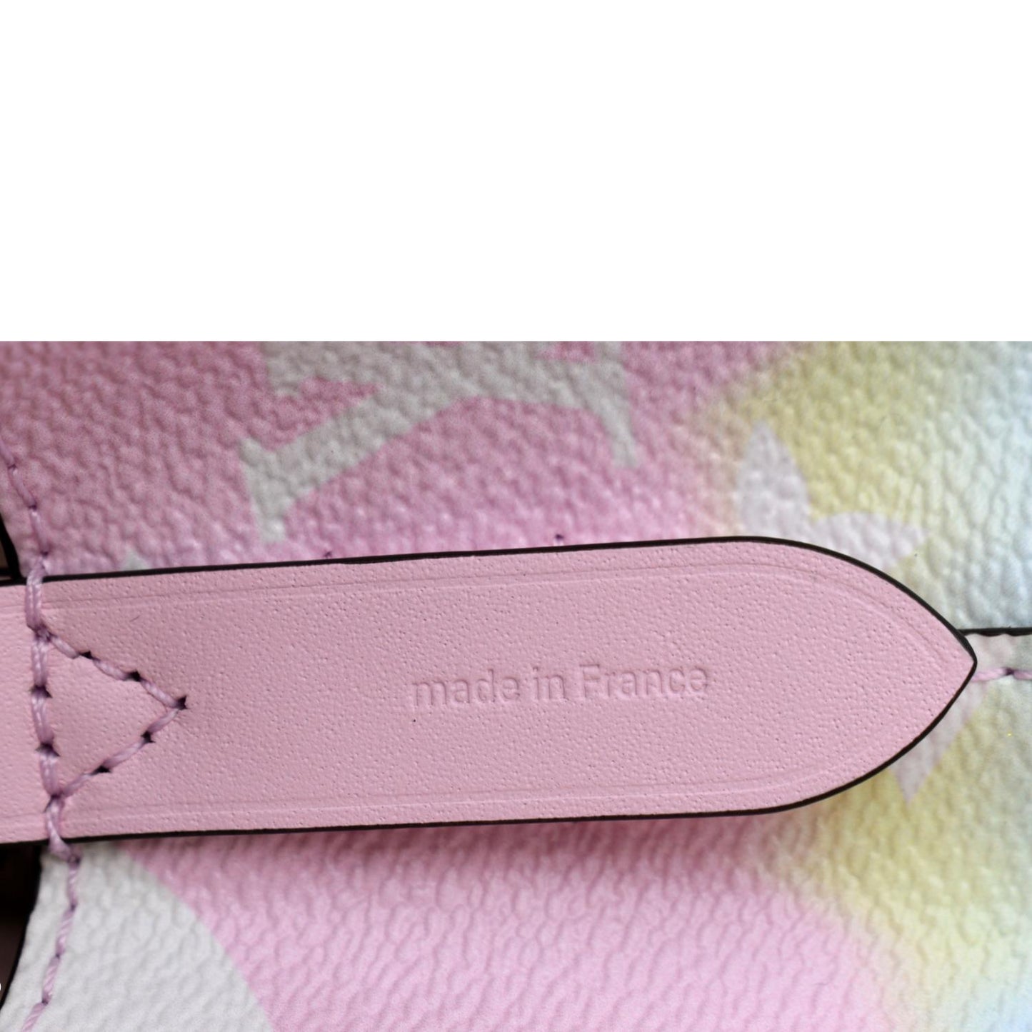 LOUIS VUITTON Escale Neonoe MM Monogram Shoulder Bag Pastel Pink