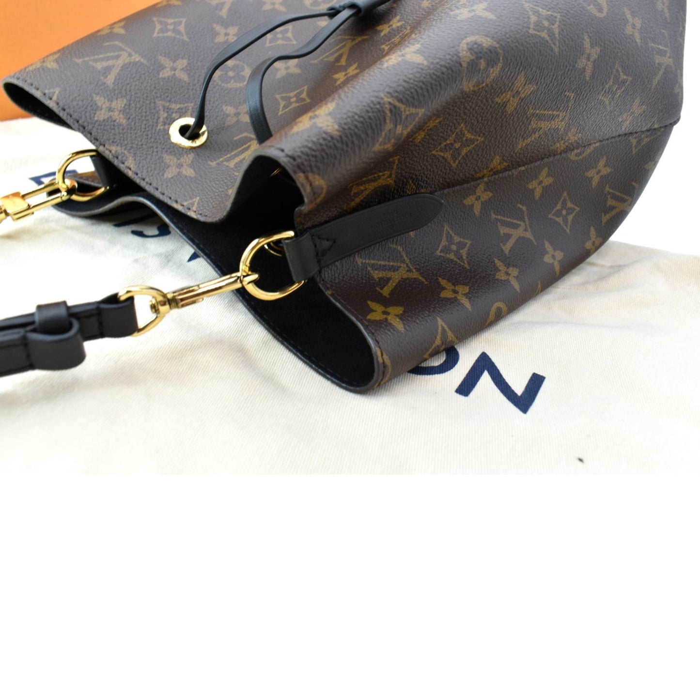 LOUIS VUITTON NeoNoe MM Monogram Canvas Shoulder Bag Brown